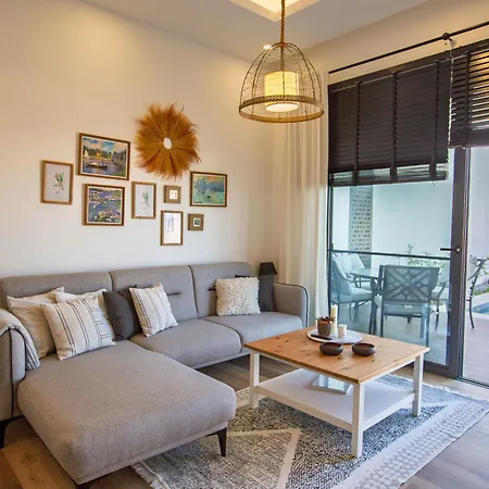 Aqualina E4-1 By Holidaykeys *